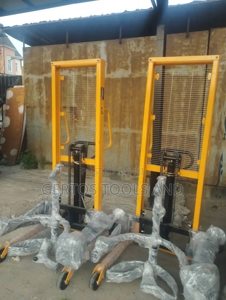 2 Ton Manual Stacker