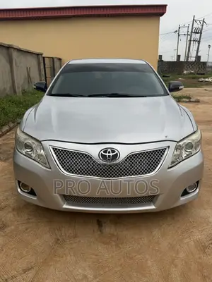 Toyota Camry LE 4dr Sedan (2.5L 4cyl 6AM) 2010 Silver