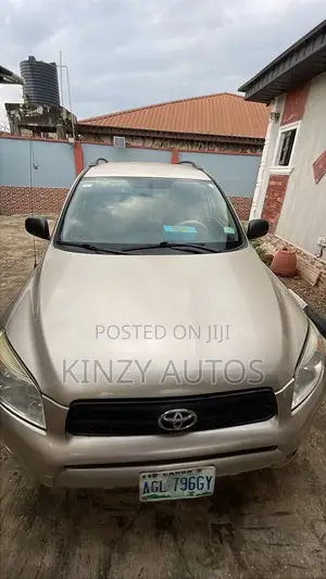 Toyota RAV4 2.5 4x4 2010 Gold