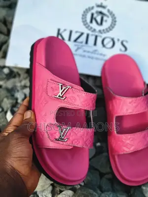 Chic Slides