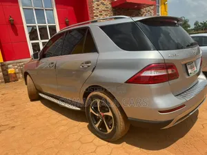 Mercedes-Benz M Class 2013 Brown