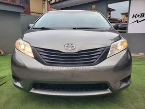 Toyota Sienna LE 7 Passenger 2011 Green