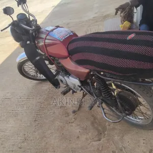 Bajaj Boxer 100 2012 Red