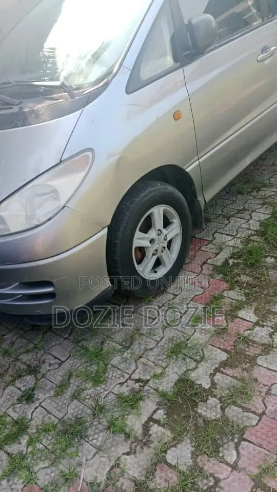 Toyota Previa 2005 Silver