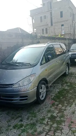 Toyota Previa 2005 Silver