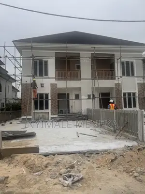 4bdrm Duplex in Reef Court, Okuru for sale
