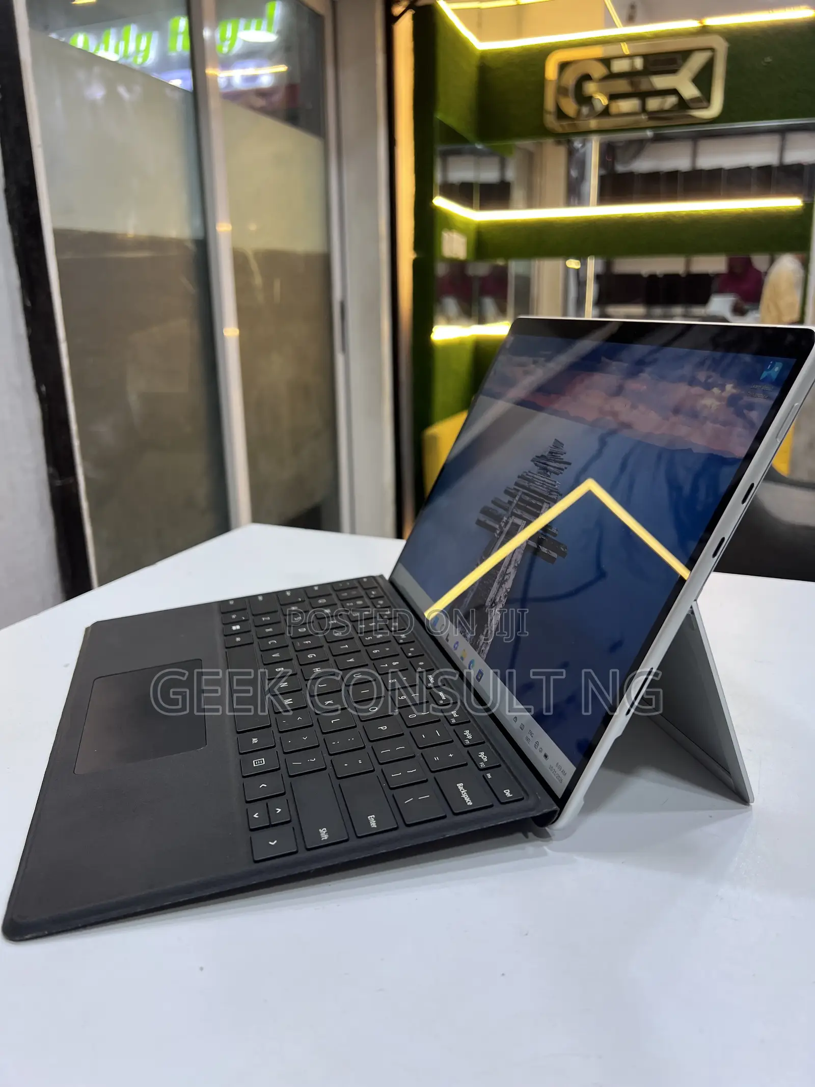 Laptop Microsoft Surface Pro 8 16GB Intel Core i7 SSD 256GB