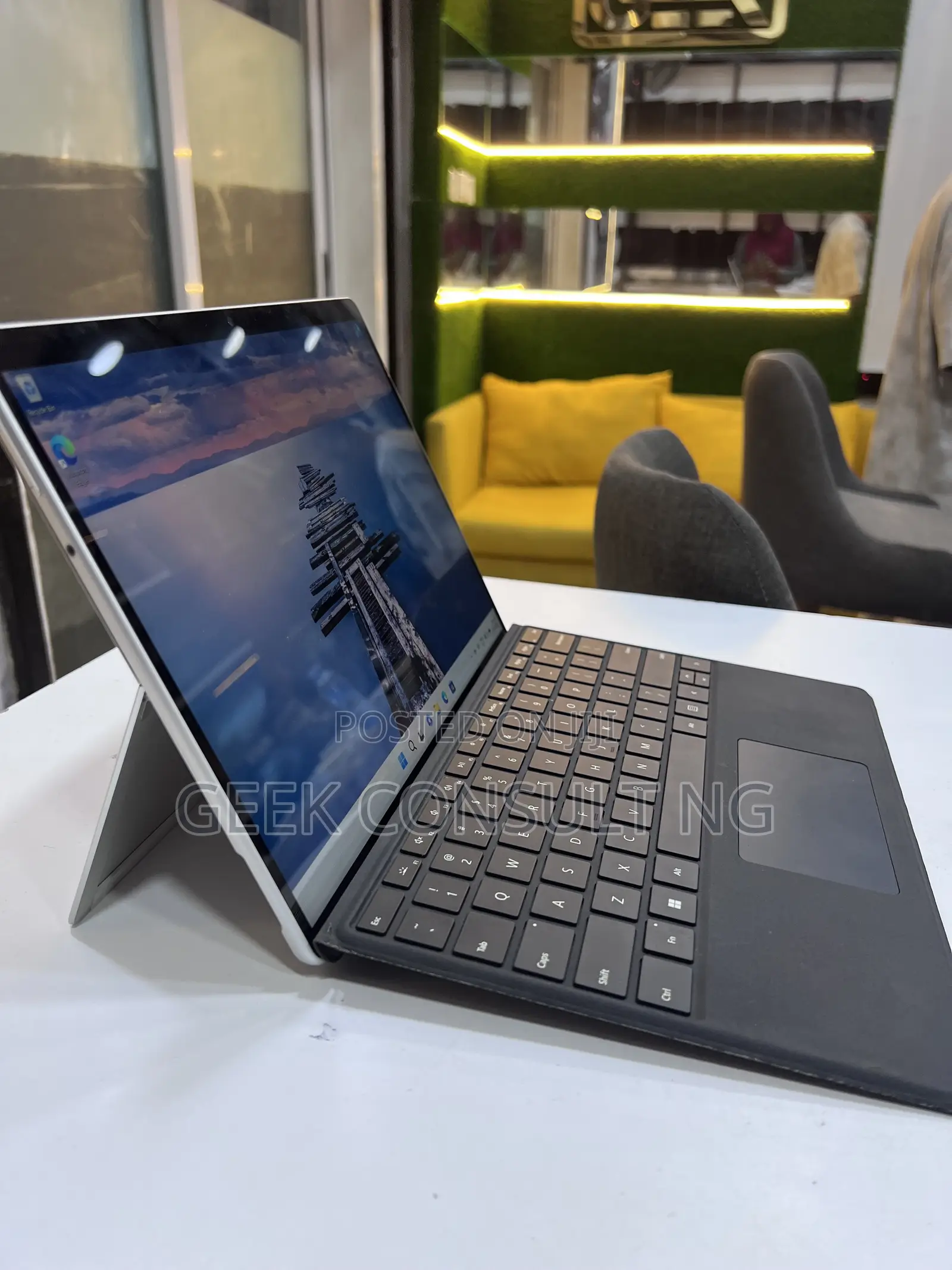 Laptop Microsoft Surface Pro 8 16GB Intel Core i7 SSD 256GB