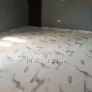 2bdrm Block of Flats in Adekunle for rent