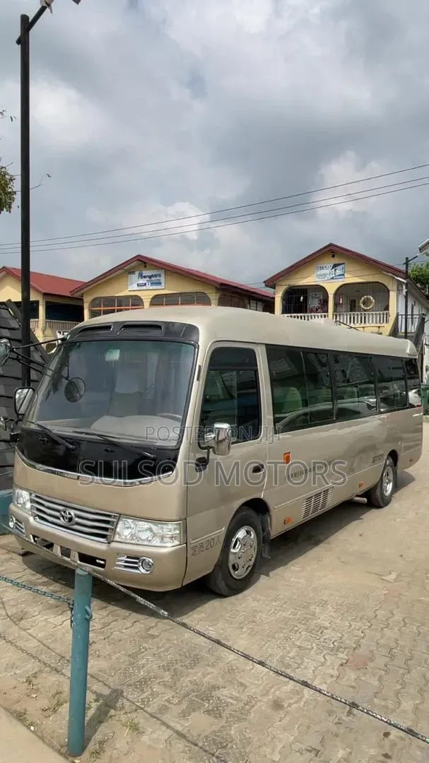 Toyota Coaster 2009 Gold