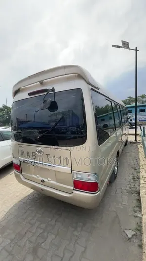Toyota Coaster 2009 Gold