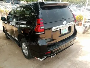 Toyota Land Cruiser Prado 2022 Black