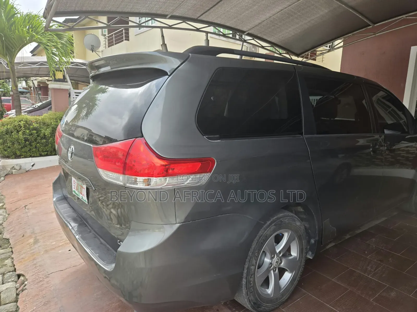 Toyota Sienna 2013 Green
