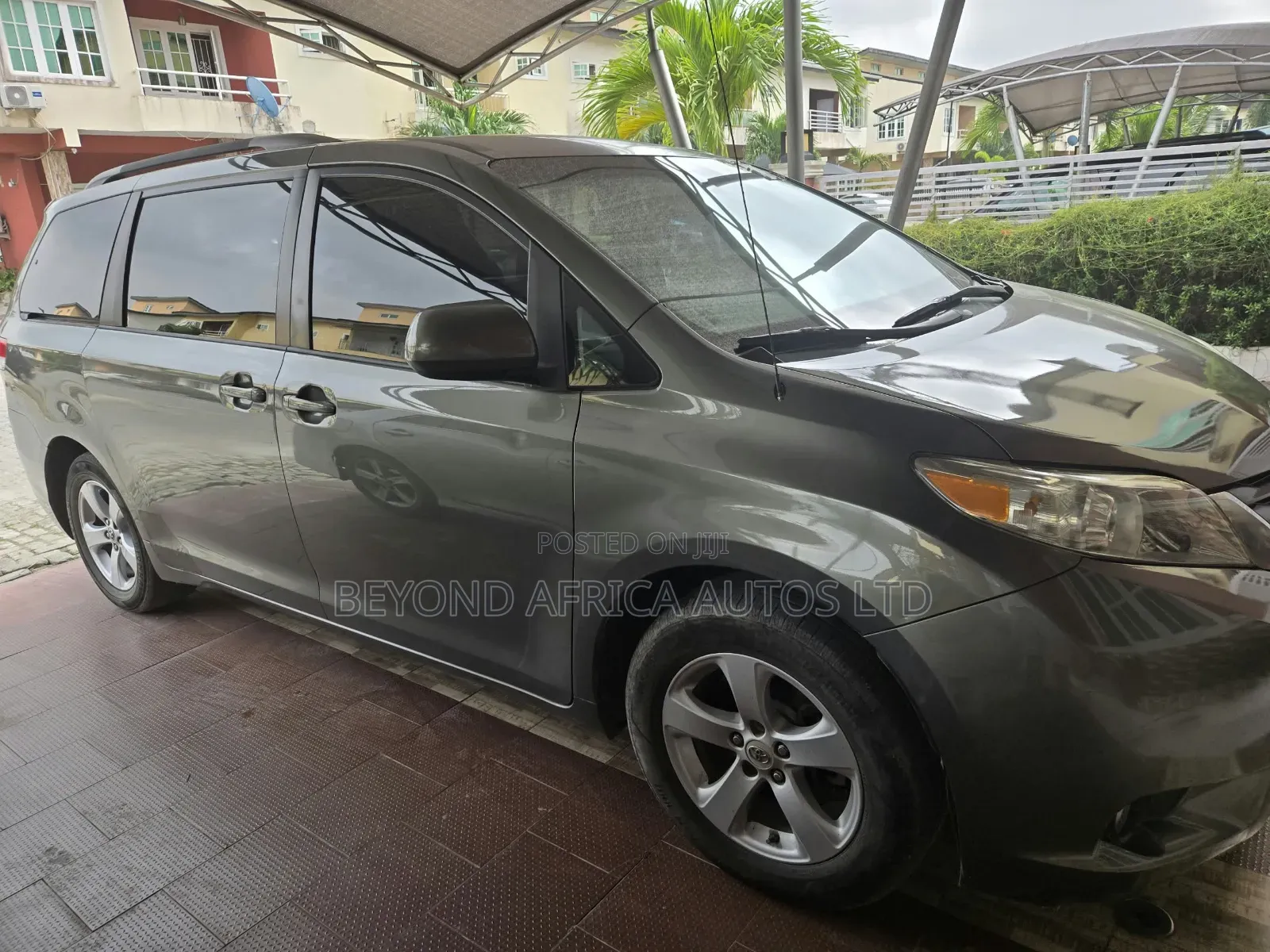 Toyota Sienna 2013 Green