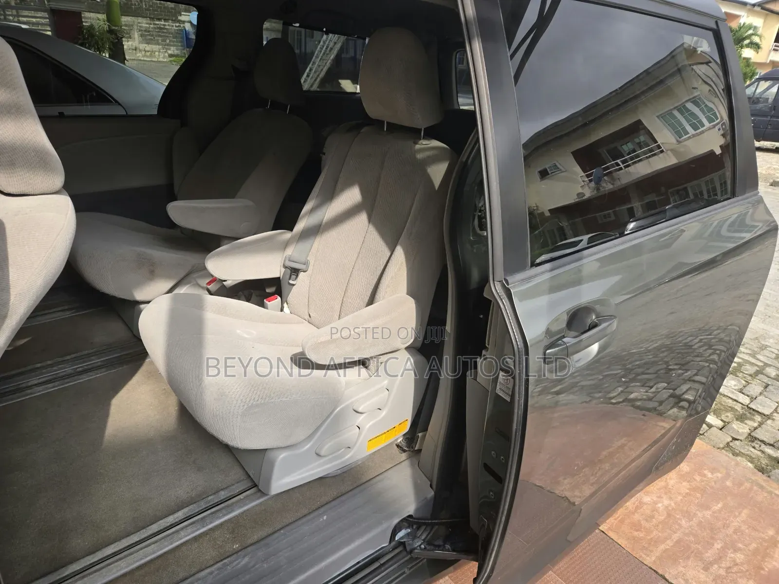 Toyota Sienna 2013 Green