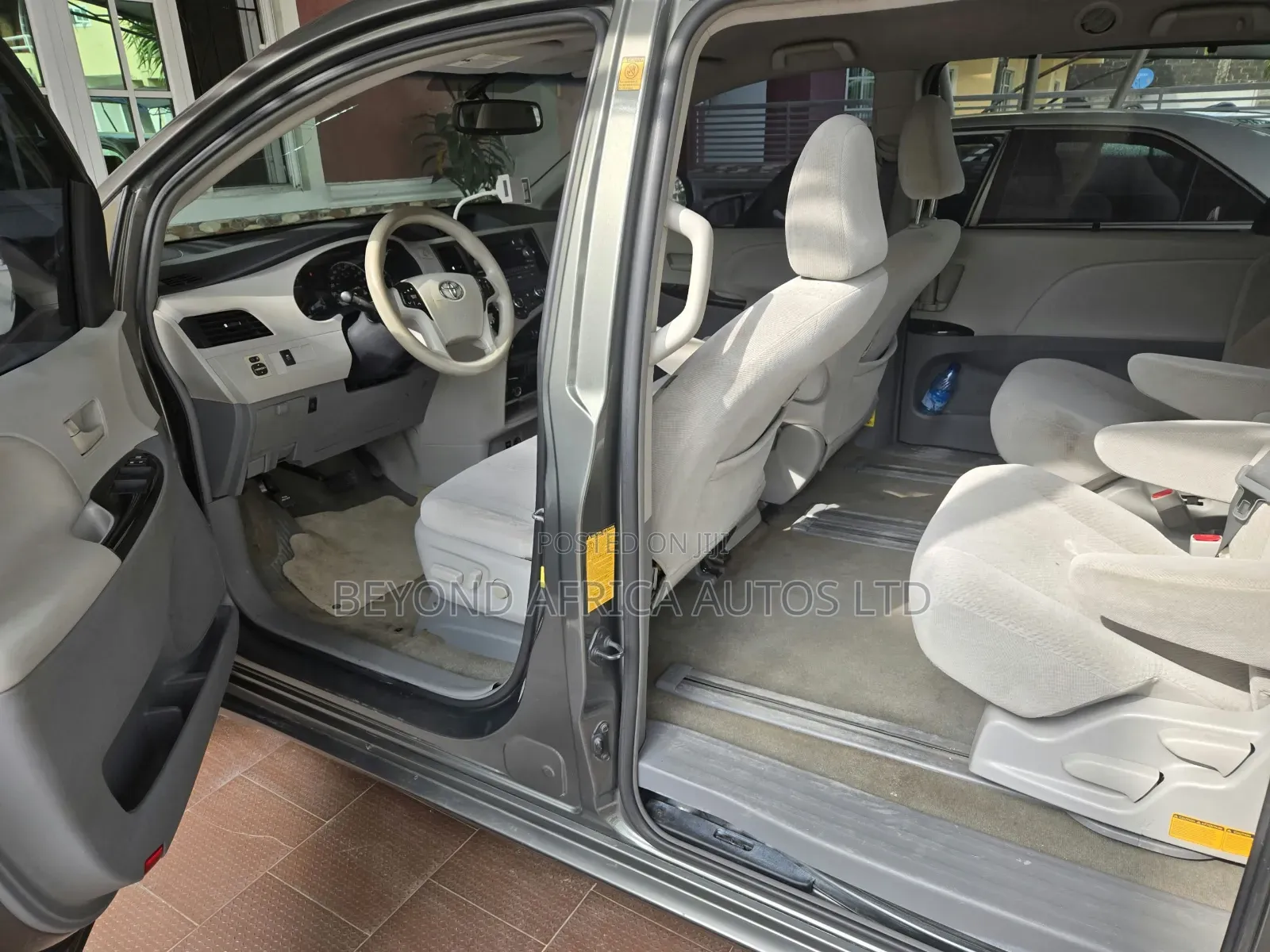 Toyota Sienna 2013 Green