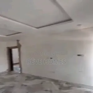 Mini Flat in Adekunle for rent