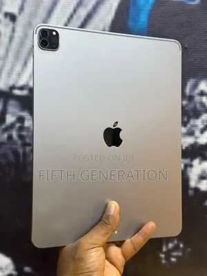 Apple iPad Pro 12.9 (2022) 256 GB Gray