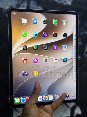 Apple iPad Pro 12.9 (2022) 256 GB Gray
