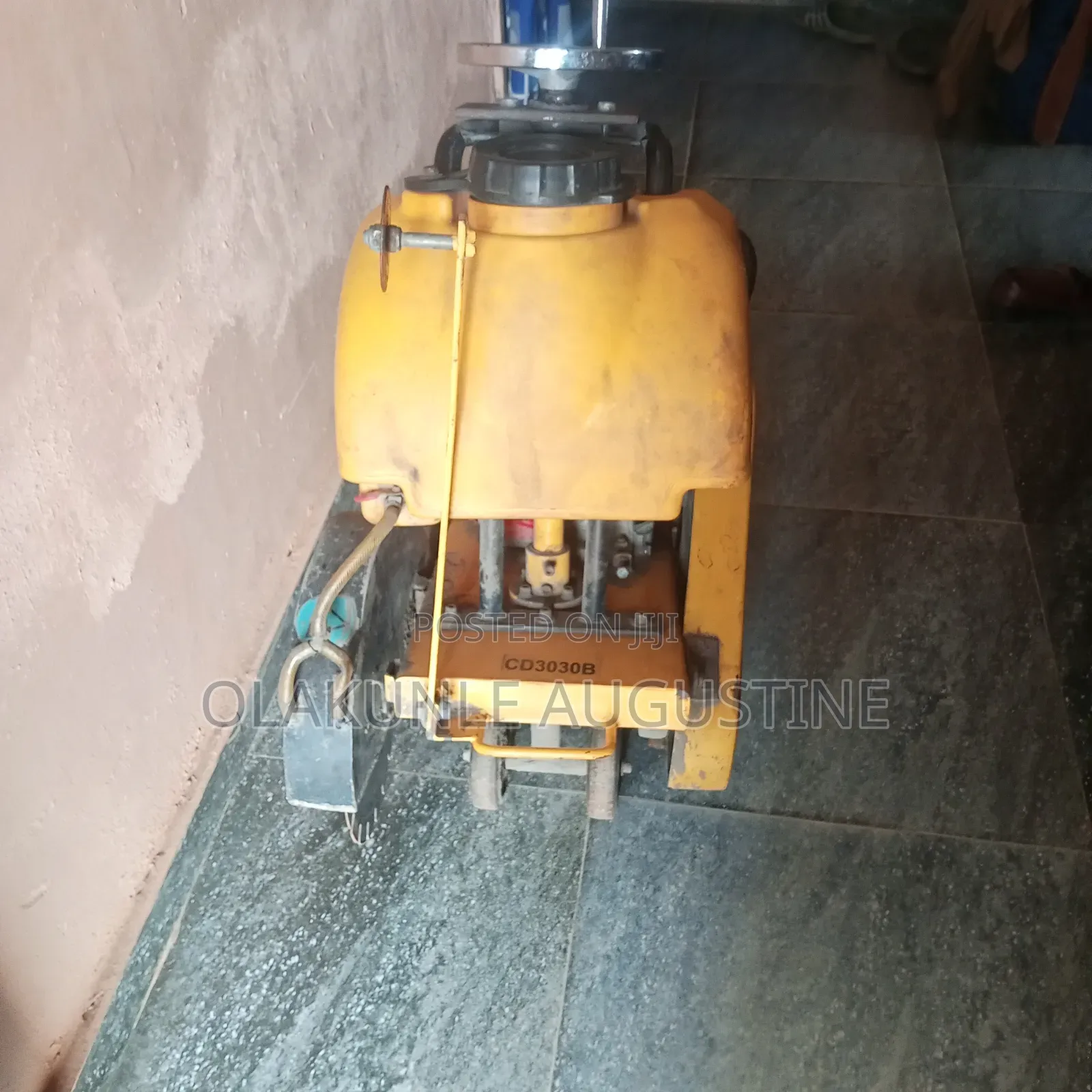 Asphalt Cutting Machine