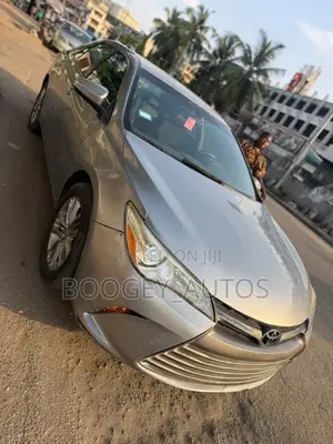 Toyota Camry 2016 Gray