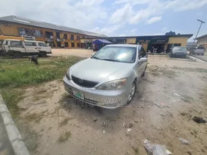 Toyota Camry 2005 Gray