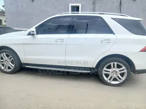 Mercedes-Benz M Class ML350 4MATIC 4dr SUV AWD (3.5L 6cyl 7A) 2014