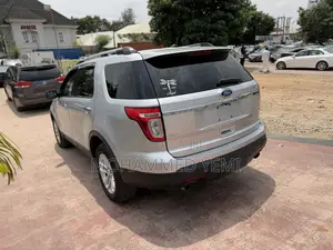 Ford Explorer 2011 Silver