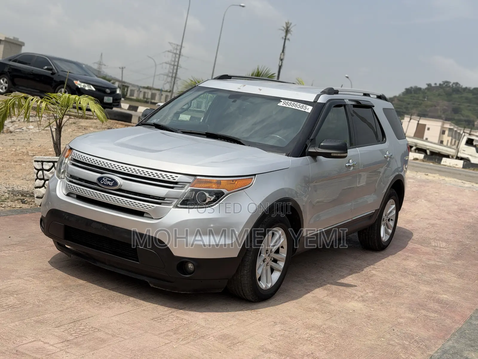 Ford Explorer 2011 Silver