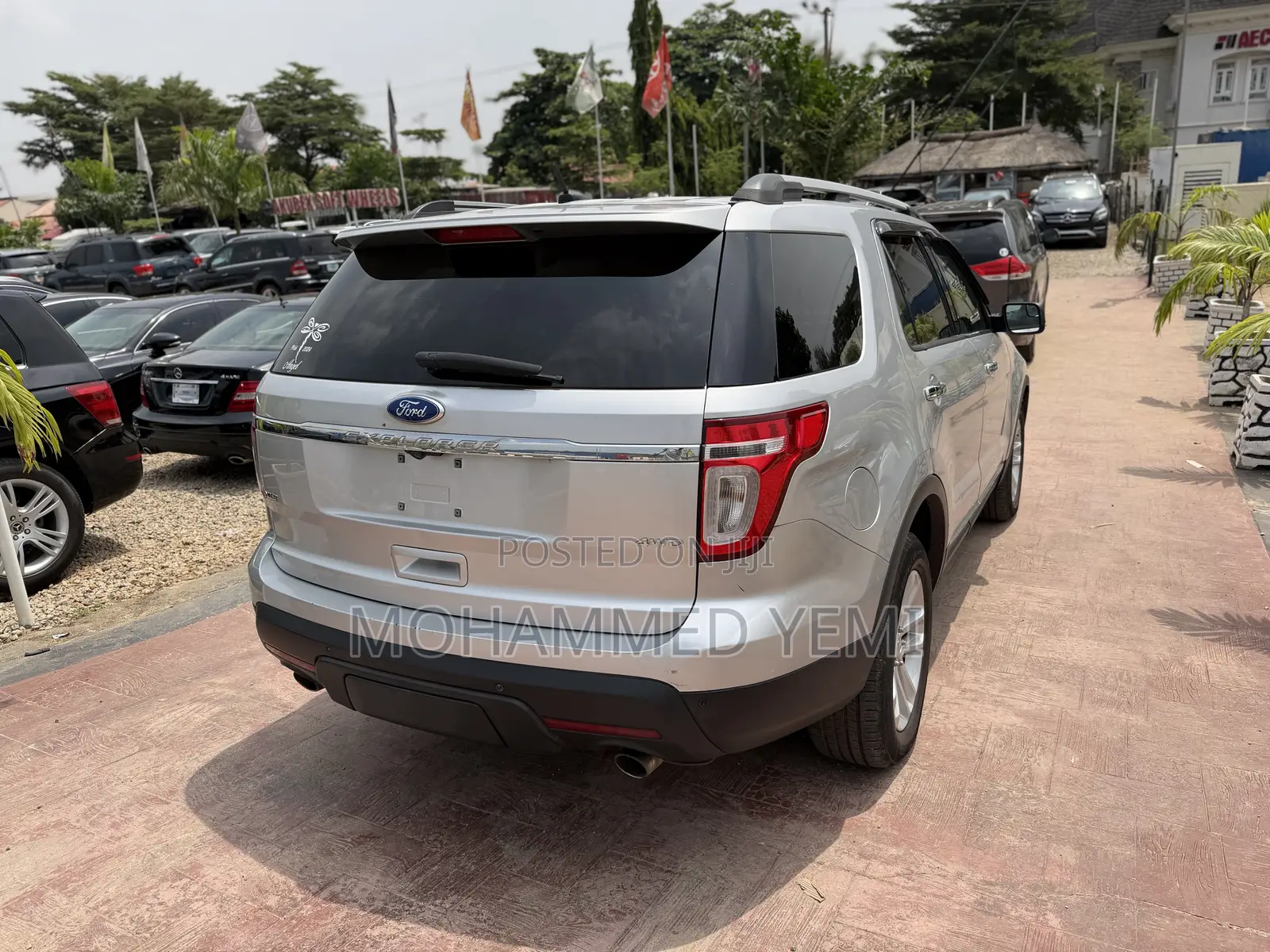 Ford Explorer 2011 Silver