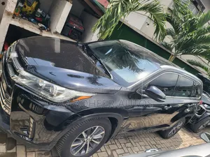 Toyota Highlander XLE 4x4 V6 (3.5L 6cyl 8A) 2018 Black
