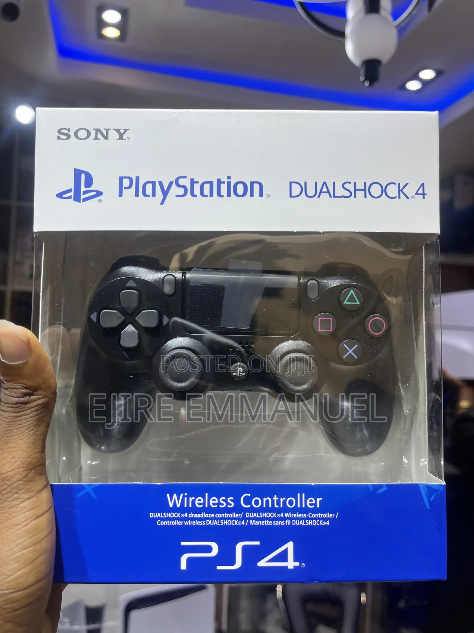 PlayStation 4 DualShock 4 Wireless Controller
