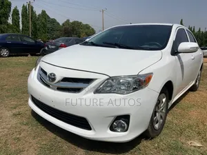 Toyota Corolla 2009 White