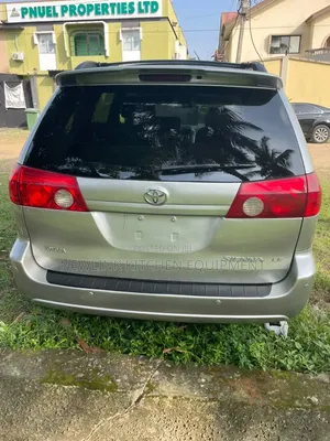 Toyota Sienna 2008 Silver