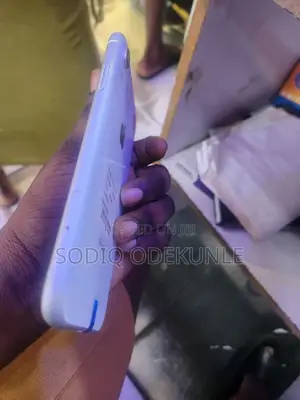 New Apple iPhone XR 128 GB White