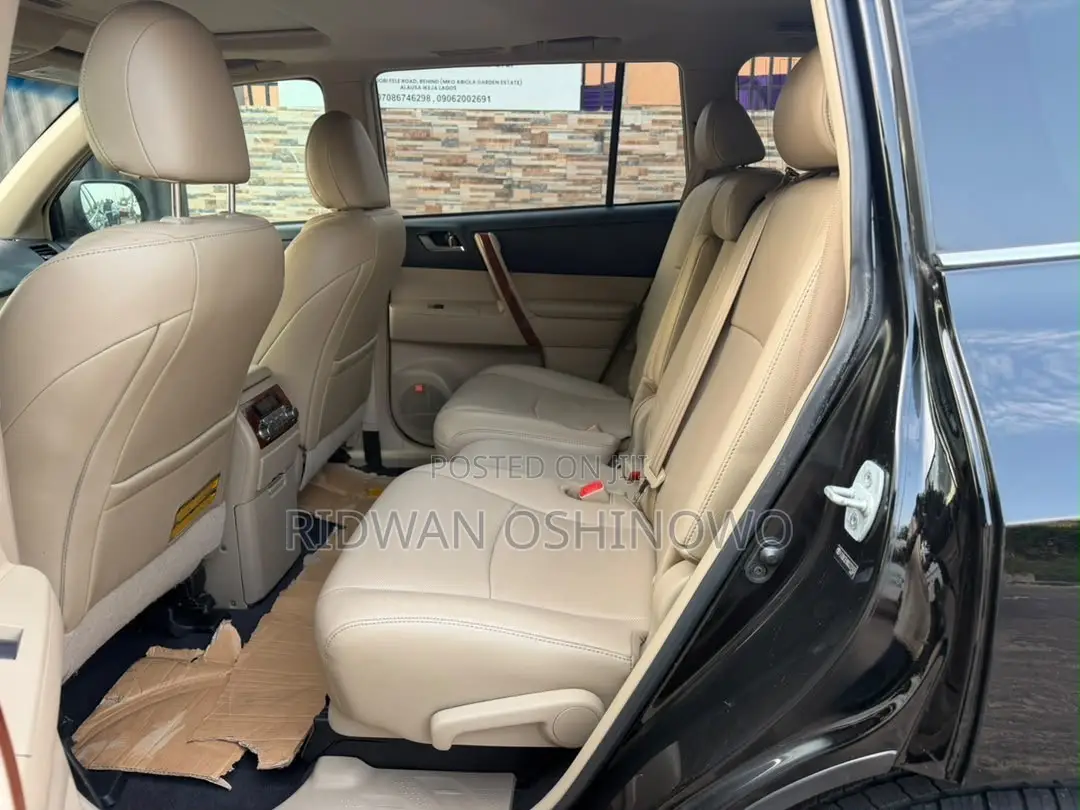 Toyota Highlander Limited 3.5l 4WD 2013 Black