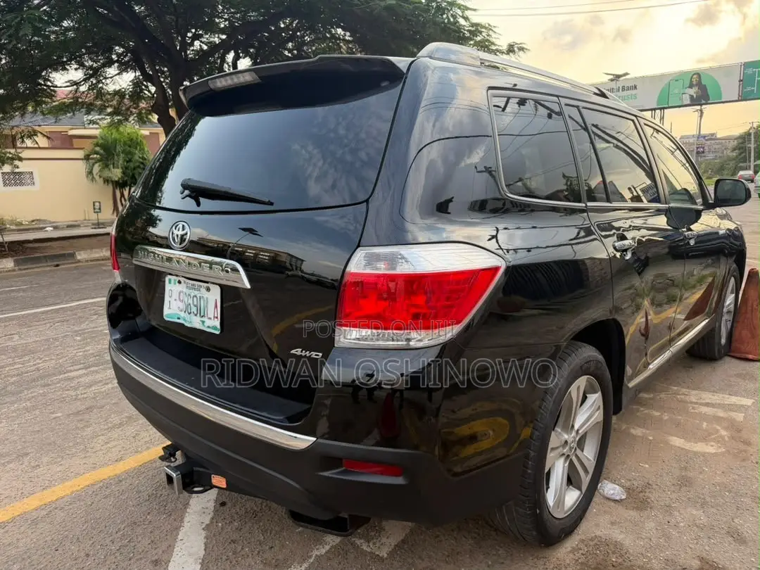Toyota Highlander Limited 3.5l 4WD 2013 Black