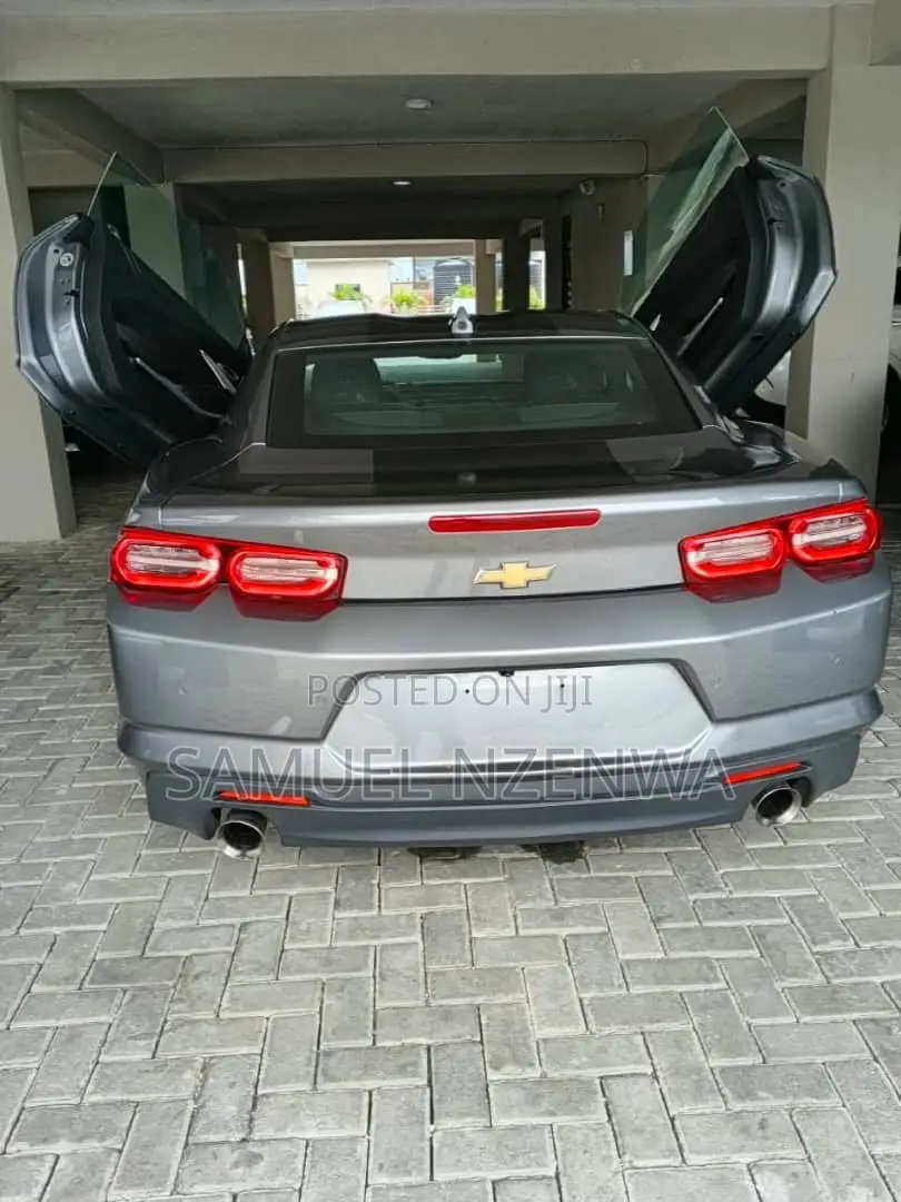 Chevrolet Camaro 2021 Gray