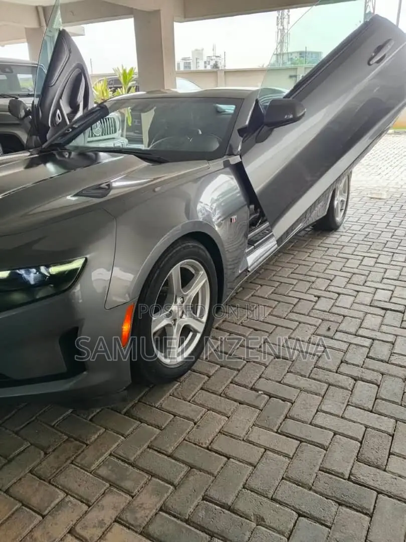 Chevrolet Camaro 2021 Gray