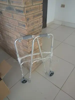 UMEC Medical Walking Frame With Wheels for Care Facilities