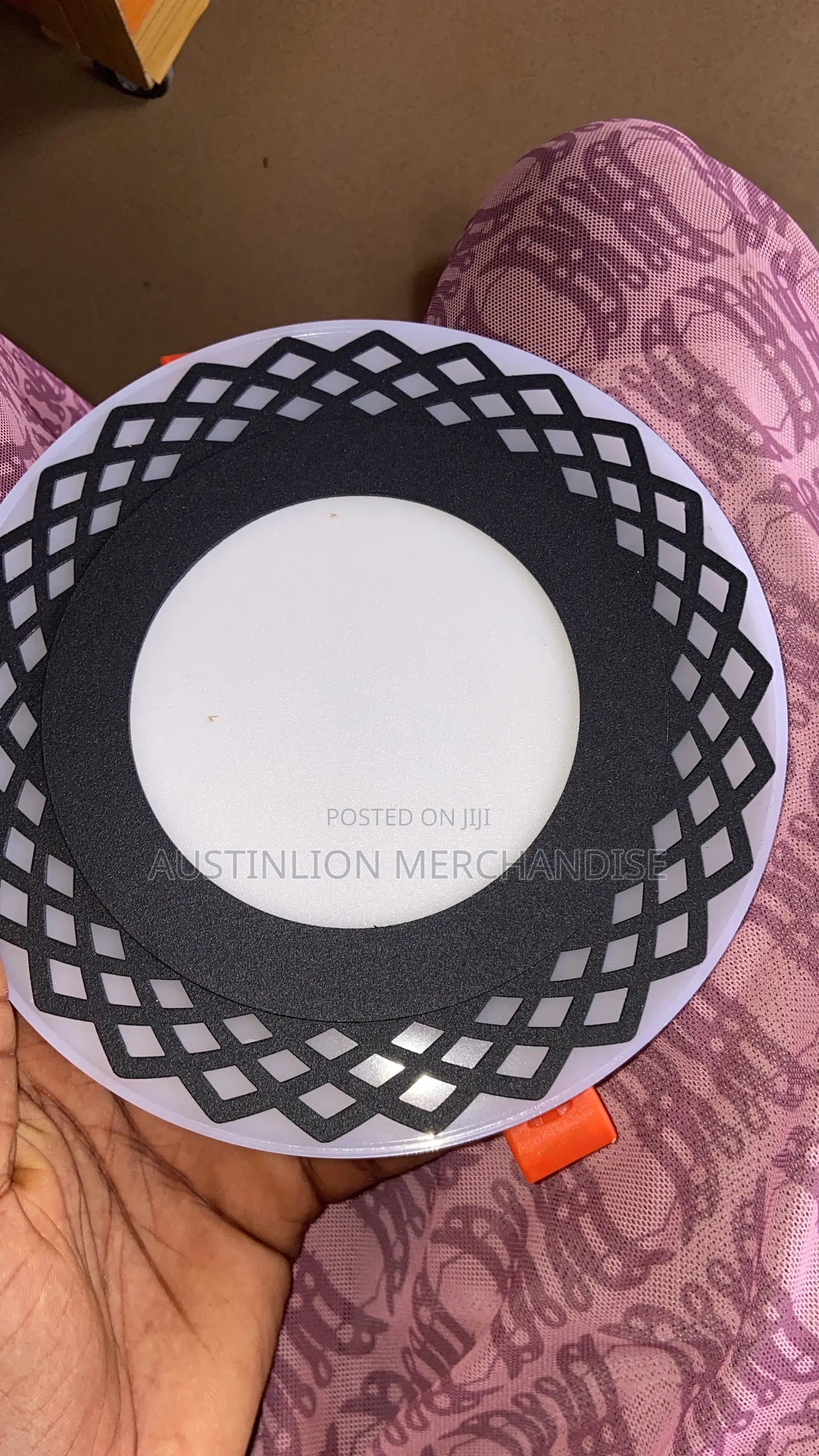 9 Watts POP Spotlight With Black Lattice Frame