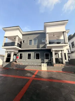 Furnished 3bdrm Duplex in Akobo for sale