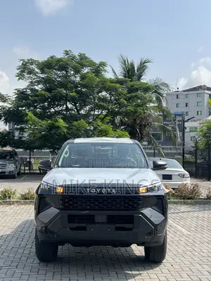 New Toyota Hilux Black Edition 2026 Black