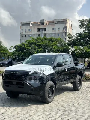 New Toyota Hilux Black Edition 2026 Black