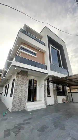 5bdrm Duplex in Chevron for sale