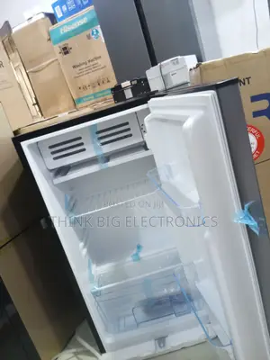 Royal Tabletop Mini Fridge With Single Door Design