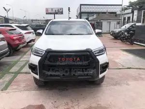 Toyota Hilux 2016 White