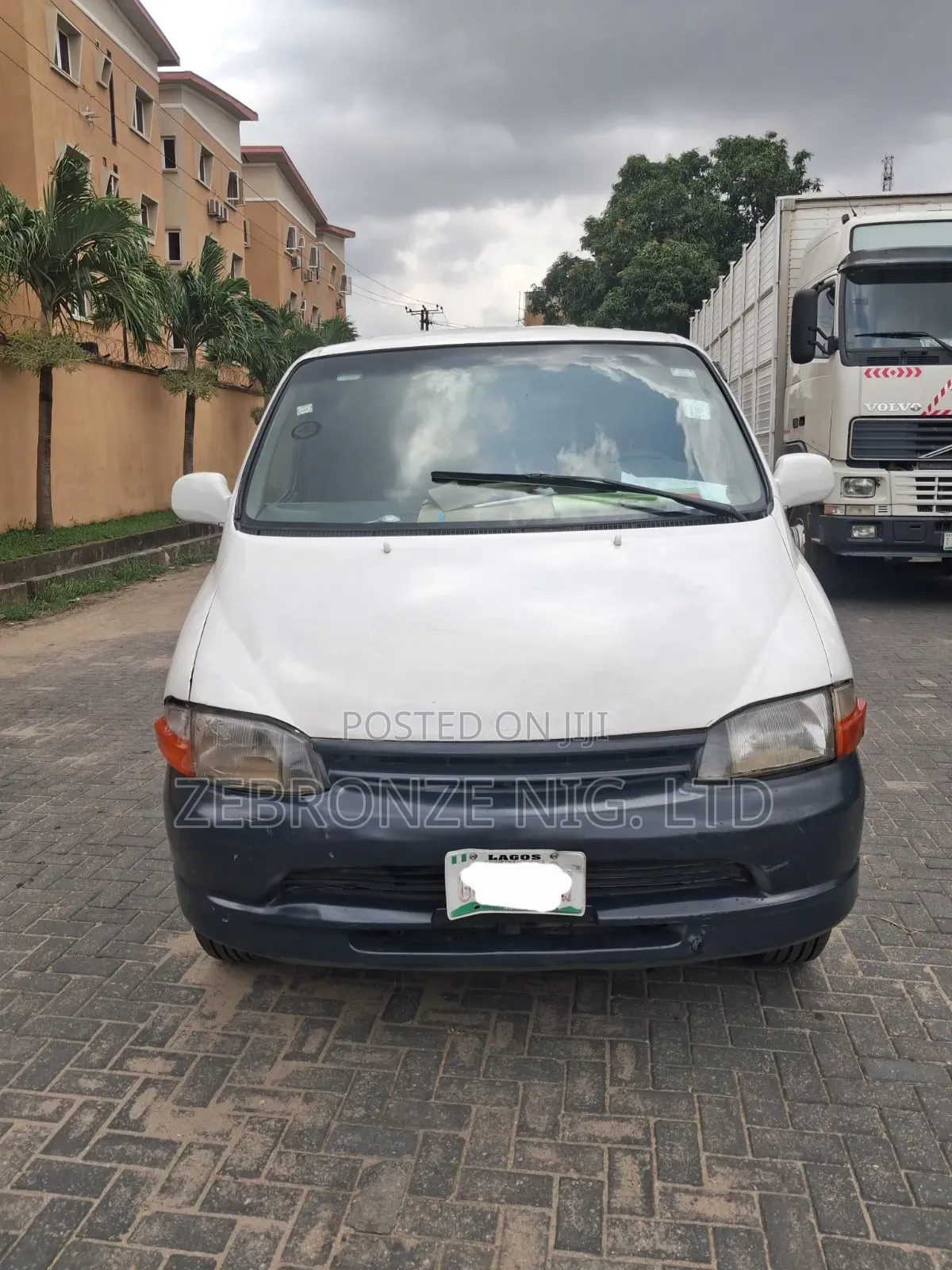 Toyota HiAce 2005 White