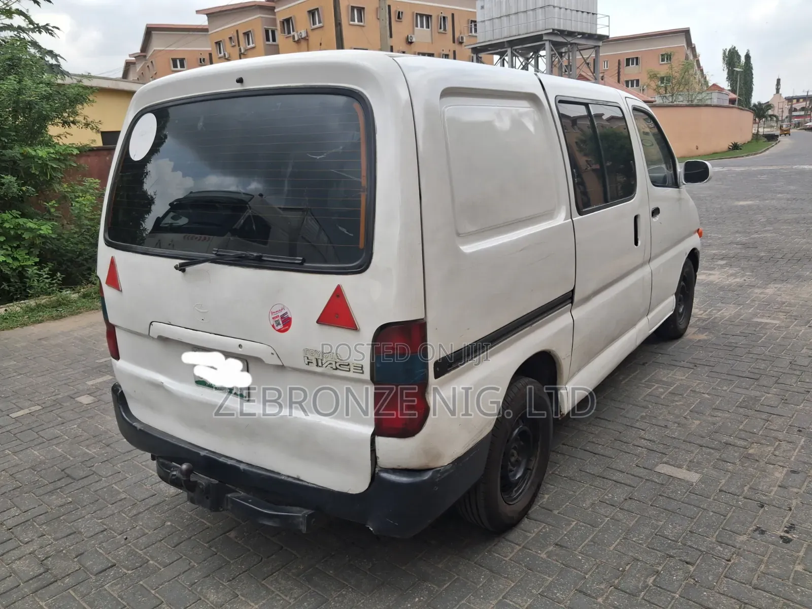 Toyota HiAce 2005 White