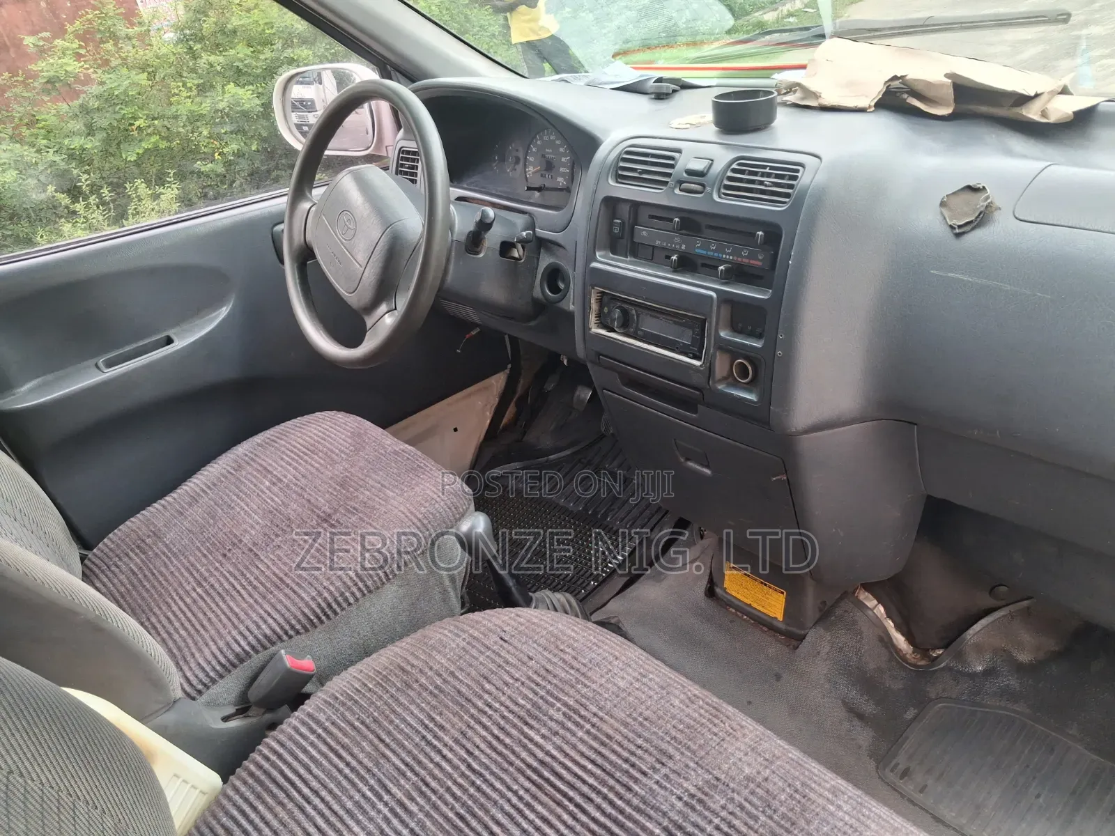 Toyota HiAce 2005 White